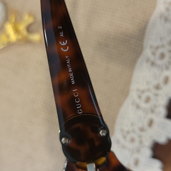 🎉SOLD🎉 Authentic Gucci sunglasses - Picture 5 of 7